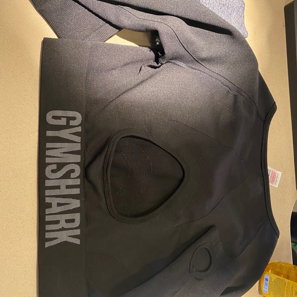 Gym shark crop top
